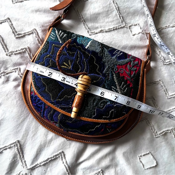 vintage embroidered leather crossbody bag - Picture 12 of 16